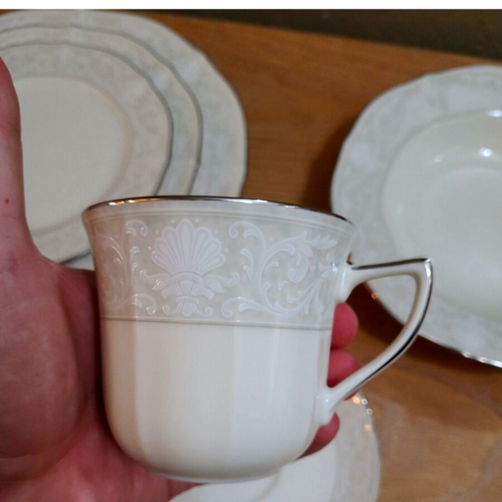 Noritake china - ivory lace